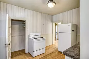 1022 E Madison St, Eau Claire, WI 54703 - Photo 7