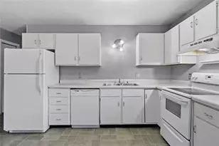 227 Harvest Ln, Altoona, WI 54720 - Photo 7