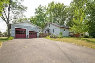 1135 Mansfield St, Chippewa Falls, WI 54729 - Photo 5