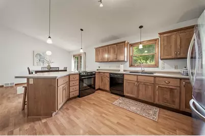 913 Bridgewater Avenue, Chippewa Falls, WI 54729 - Photo 11