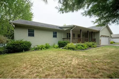 913 Bridgewater Avenue, Chippewa Falls, WI 54729 - Photo 3