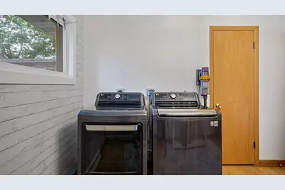1905 E Lexington Boulevard, Eau Claire, WI 54701 - Photo 33