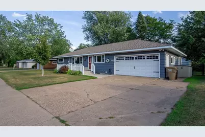 1905 E Lexington Boulevard, Eau Claire, WI 54701 - Photo 3