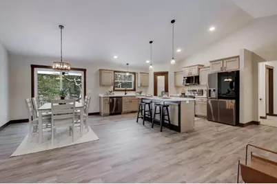 9084 S 24th Avenue, Eau Claire, WI 54703 - Photo 9