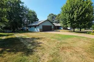 302 Summit Ct, Chippewa Falls, WI 54729 - Photo 27