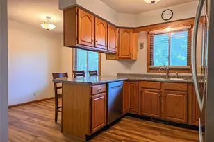 302 Summit Ct, Chippewa Falls, WI 54729 - Photo 5