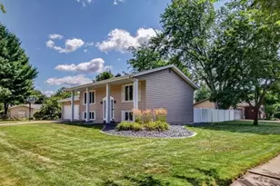 903 Pamela Pl, Eau Claire, WI 54701 - Photo 3