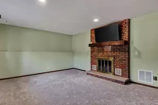 903 Pamela Pl, Eau Claire, WI 54701 - Photo 19