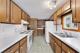 706 Stone St, Augusta, WI 54722 - Photo 5