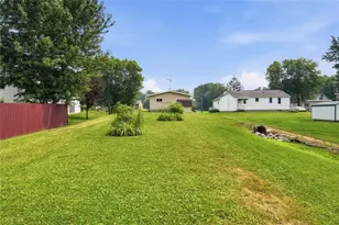 706 Stone St, Augusta, WI 54722 - Photo 37