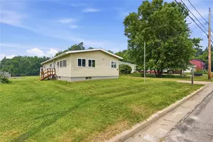 706 Stone St, Augusta, WI 54722 - Photo 3
