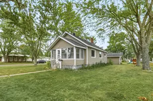 479 Irvine St, Chippewa Falls, WI 54729 - Photo 3
