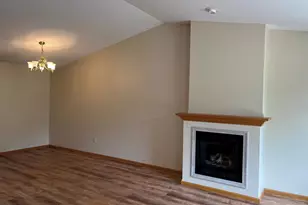 4326 W Robin Meadows Ln, Eau Claire, WI 54701 - Photo 7