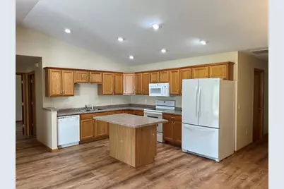4326 W Robin Meadows Lane, Eau Claire, WI 54701 - Photo 3