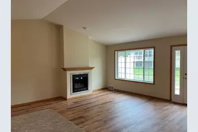 4326 W Robin Meadows Lane, Eau Claire, WI 54701 - Photo 9