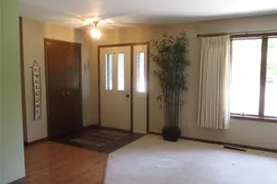 321 Woodside Dr, Cornell, WI 54732 - Photo 3