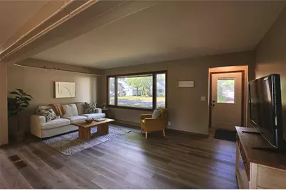 3045 Wedgewood Avenue, Eau Claire, WI 54703 - Photo 9