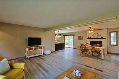 3045 Wedgewood Avenue, Eau Claire, WI 54703 - Photo 7