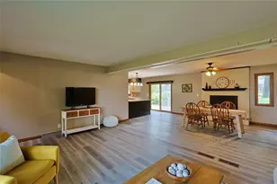 3045 Wedgewood Ave, Eau Claire, WI 54703 - Photo 7