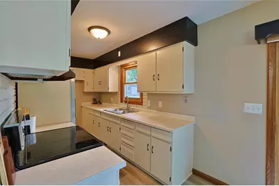 3045 Wedgewood Avenue, Eau Claire, WI 54703 - Photo 15