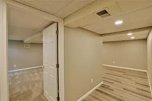 3045 Wedgewood Ave, Eau Claire, WI 54703 - Photo 35