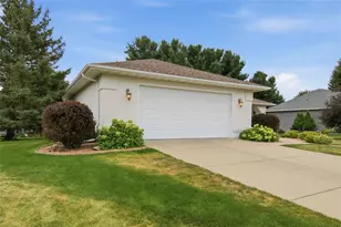 1807 Pine Park Dr, Eau Claire, WI 54701 - Photo 35