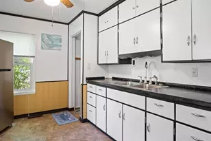 2627 7th St, Eau Claire, WI 54703 - Photo 5