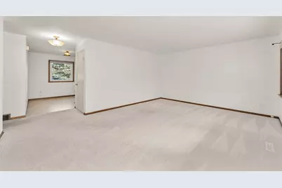 3025 Glenhaven Place, Eau Claire, WI 54703 - Photo 5
