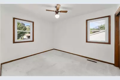 3025 Glenhaven Place, Eau Claire, WI 54703 - Photo 15