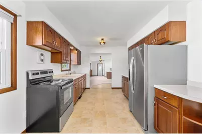 3025 Glenhaven Place, Eau Claire, WI 54703 - Photo 9