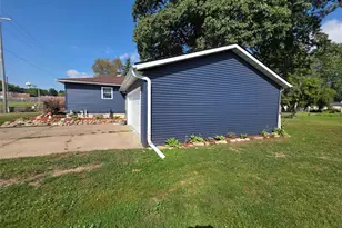 807 Augusta St, Rice Lake, WI 54868 - Photo 9