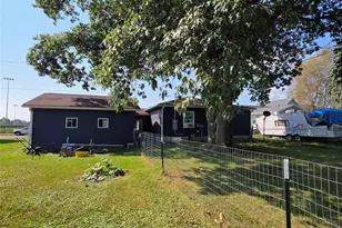 807 Augusta St, Rice Lake, WI 54868 - Photo 7