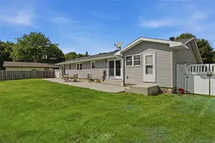1815 Frisbie Ln, Eau Claire, WI 54703 - Photo 3
