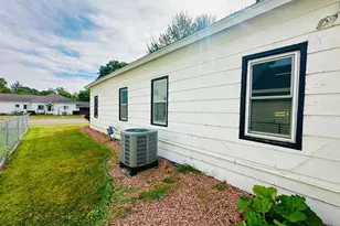1021 E La Salle Ave, Barron, WI 54812 - Photo 7