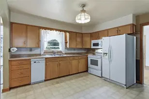 1613 Main St, Eau Claire, WI 54701 - Photo 7