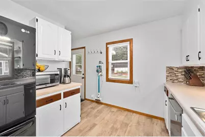 542 Wagner Avenue, Eau Claire, WI 54703 - Photo 7