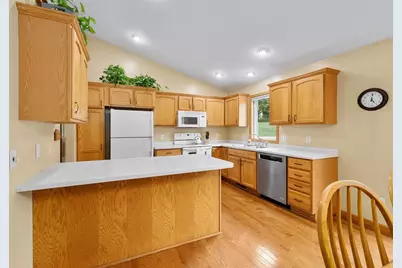 221 La Mans Lane, Eau Claire, WI 54703 - Photo 15