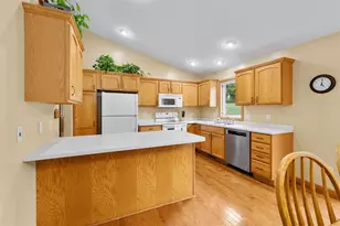 221 La Mans Ln, Eau Claire, WI 54703 - Photo 15