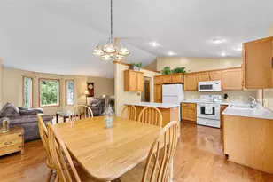 221 La Mans Ln, Eau Claire, WI 54703 - Photo 13