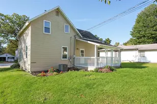321 E 2nd Ave, Stanley, WI 54768 - Photo 5