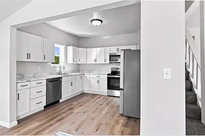 31 W Walnut Street, Chippewa Falls, WI 54729 - Photo 5