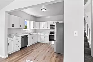 31 W Walnut St, Chippewa Falls, WI 54729 - Photo 5