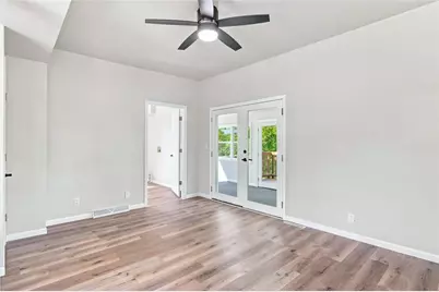 31 W Walnut Street, Chippewa Falls, WI 54729 - Photo 11