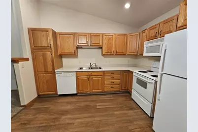 3330 S Robin Meadows Lane #3330, Eau Claire, WI 54701 - Photo 5