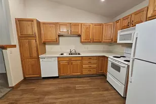 3330 S Robin Meadows Ln, Eau Claire, WI 54701 - Photo 5