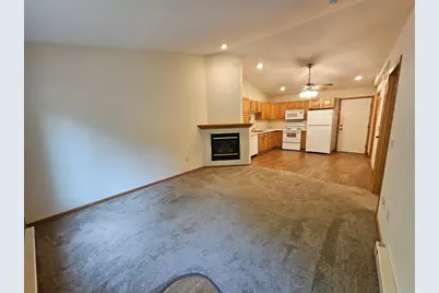 3330 S Robin Meadows Lane #3330, Eau Claire, WI 54701 - Photo 11