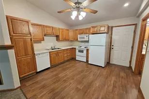 3330 S Robin Meadows Ln, Eau Claire, WI 54701 - Photo 7