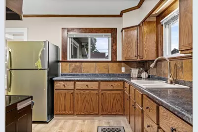 2430 Wood Street, La Crosse, WI 54603 - Photo 11