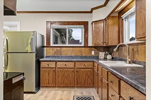 2430 Wood St, La Crosse, WI 54603 - Photo 11