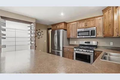 2808 Swallowtail Court, Altoona, WI 54720 - Photo 5